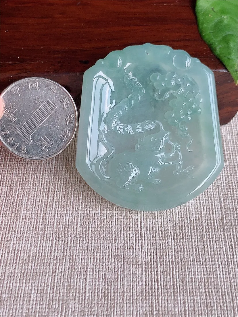 天然A货翡翠晴水生肖鼠吊坠尺寸50×43.5×5.8m量25.94g 0513
