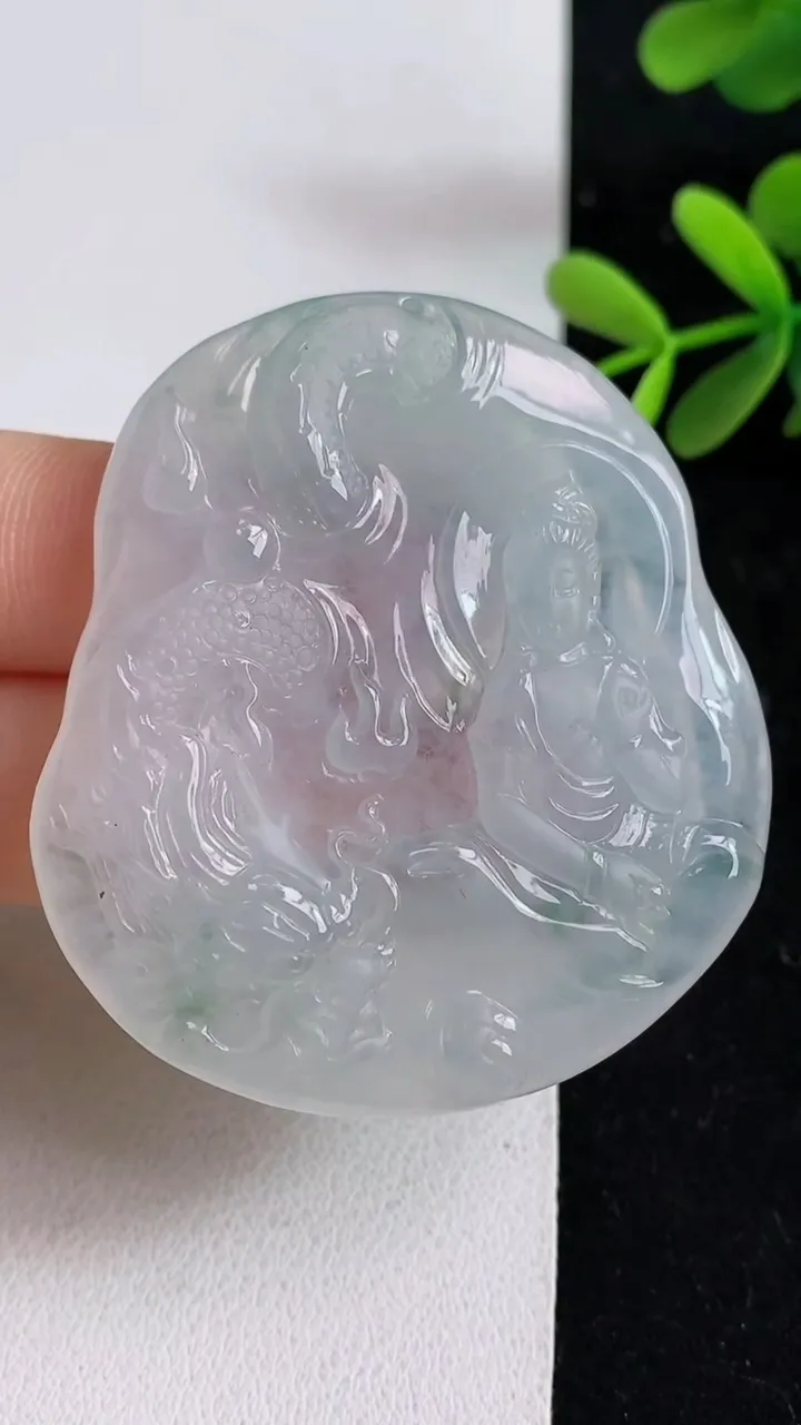 天然A货翡翠飘花祥龙观音菩萨吊坠，尺寸51.7-47.3-6.8，重:30.44g
5月15日