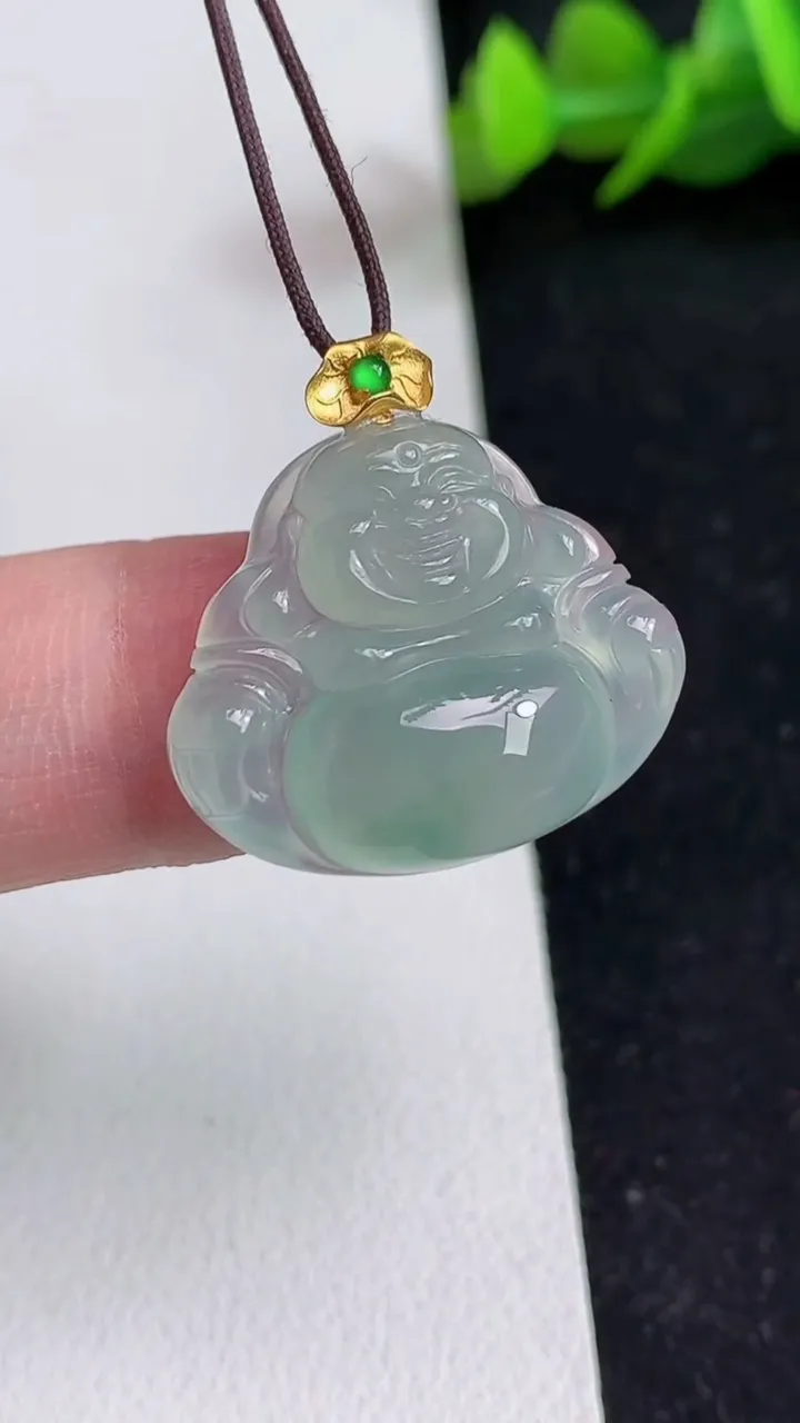 天然A货翡翠佛公吊坠，尺寸19.5-23.6-5.6，重量:4.02g
5月16日