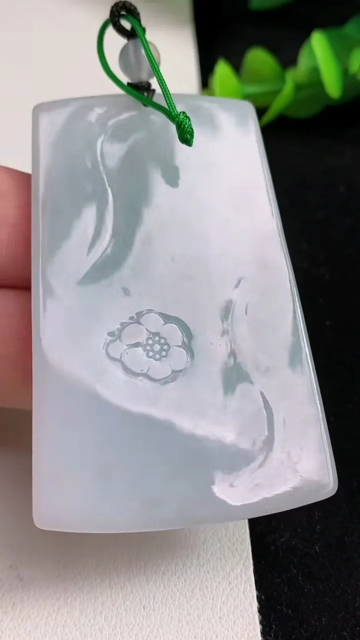 天然A货翡翠文殊菩萨吊坠，尺寸61.5-38.7-5，重量:29.40g
5月16日
