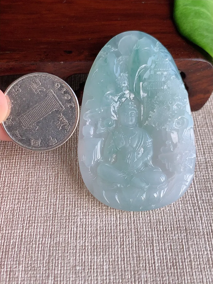 天然A货翡翠飘花大势至菩萨吊坠尺寸58×36.2×5.7m量26.88g 0515