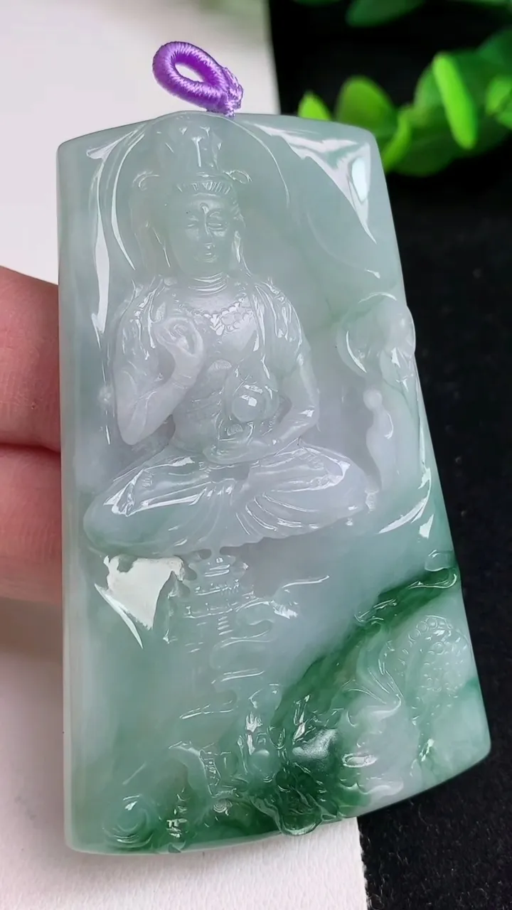 天然A货翡翠飘花祥龙大势至观音菩萨吊坠，尺寸69-41.6-5.5，重量:38.21g
5月16日