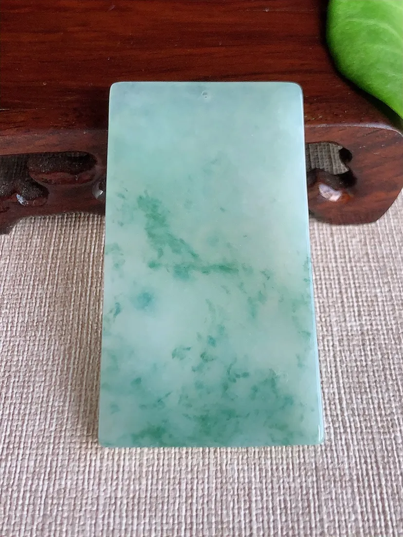 天然A货翡翠飘花大势至菩萨吊坠尺寸58.2×33.7×5m量27.10g 0515