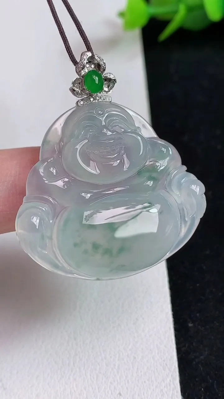 天然A货翡翠飘花佛公吊坠，尺寸30-33.7-5.6，重量:9.28g
5月17日