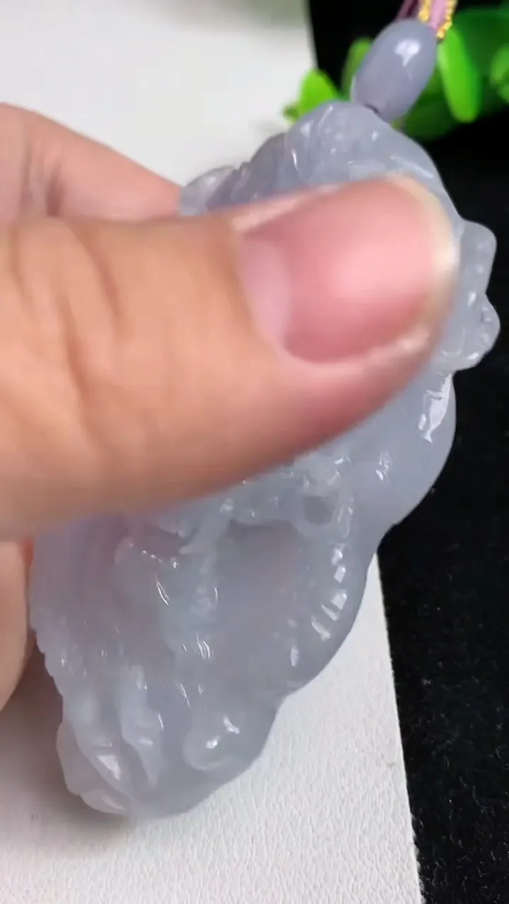 天然A货翡翠紫罗兰龙牌吊坠，尺寸76-44.3-10.5，重量:55.79g
5月17日