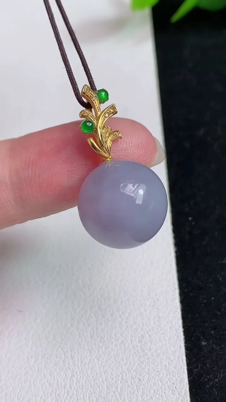 天然A货翡翠k金紫罗兰圆珠吊坠，尺寸13.8，重量:5.24g
5月17日