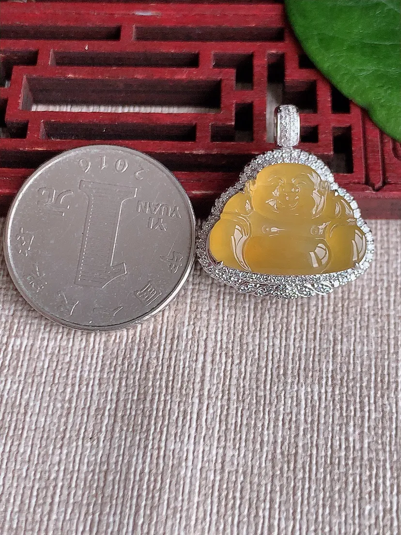 天然A货翡翠18K金伴黄翡佛公吊坠尺寸24.6×22.2×9裸石13.4×19m量4.77g 0516