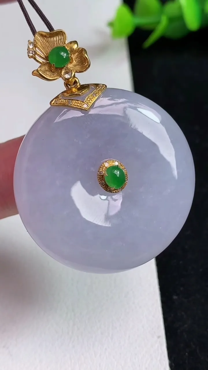 天然A货翡翠k金紫罗兰平安扣吊坠，尺寸34-7.5，重量:21.47g
5月17日