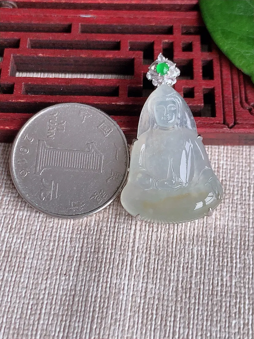 天然A货翡翠18K金伴飘黄翡正装观音吊坠尺寸35.6×27.6×20.6×7m量6.82g 0516