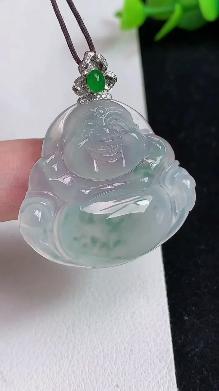 天然A货翡翠飘花佛公吊坠，尺寸30-33.7-5.6，重量:9.28g
5月17日