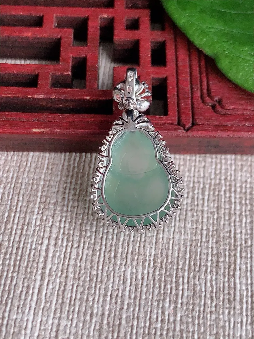 天然A货翡翠18K金伴晴水葫芦吊坠尺寸25.8×13.4×9.5裸石15.7×11m量2.72g 0