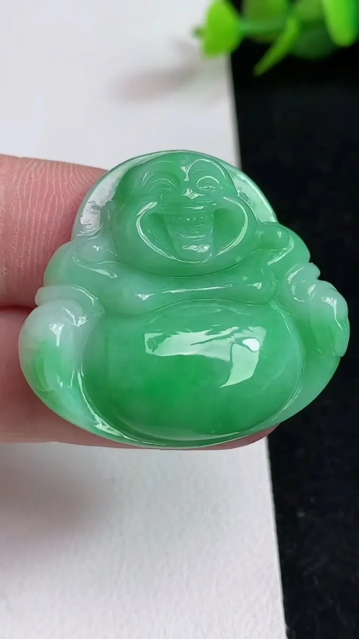 天然A货翡翠佛公吊坠，尺寸31-35-8，重量:13.50g
5月17日