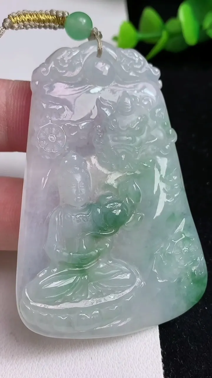 天然A货翡翠文殊菩萨吊坠，尺寸68-45.6-5.3，重量:34.28g
5月17日