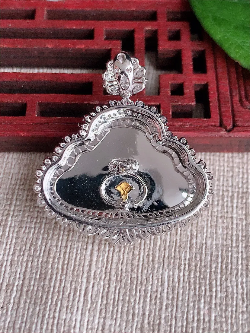 天然A货翡翠18K金伴黄翡佛公吊坠尺寸31.6×29×9.4裸石16.8×26m量6.18g 051