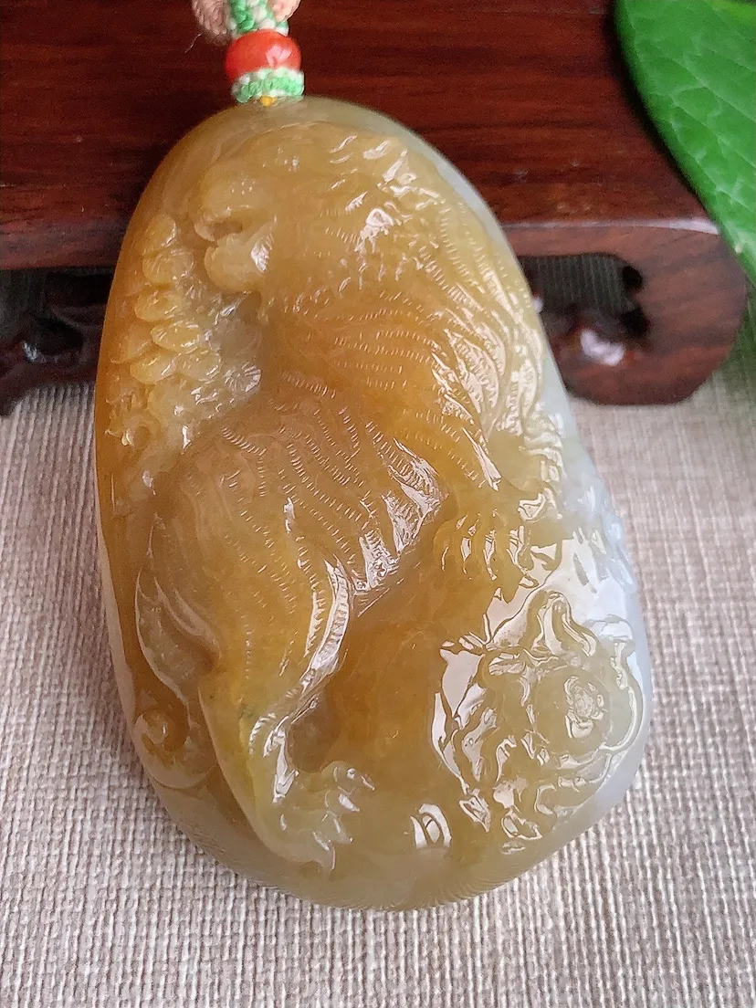 天然A货翡翠飘黄翡生肖虎吊坠 尺寸70×43×14m量94.92g 0516