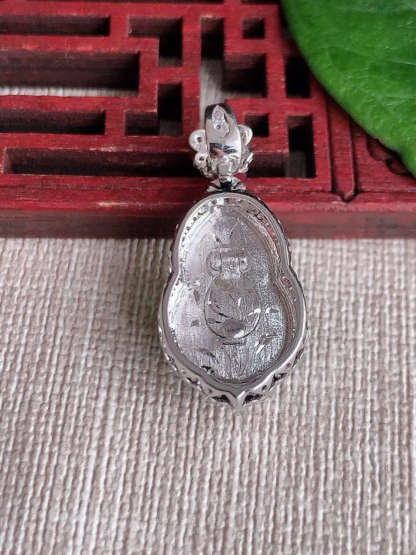 天然A货翡翠18K金伴阳绿葫芦吊坠尺寸29.6×13×8.7裸石17×10.8m量4.23g 051