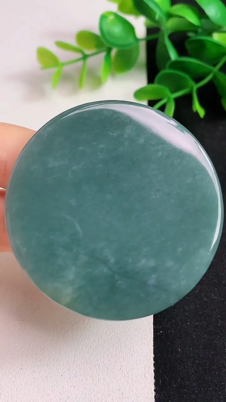天然A货翡翠蓝水生肖马牌吊坠，尺寸53-10，重:51.56g
5月18日