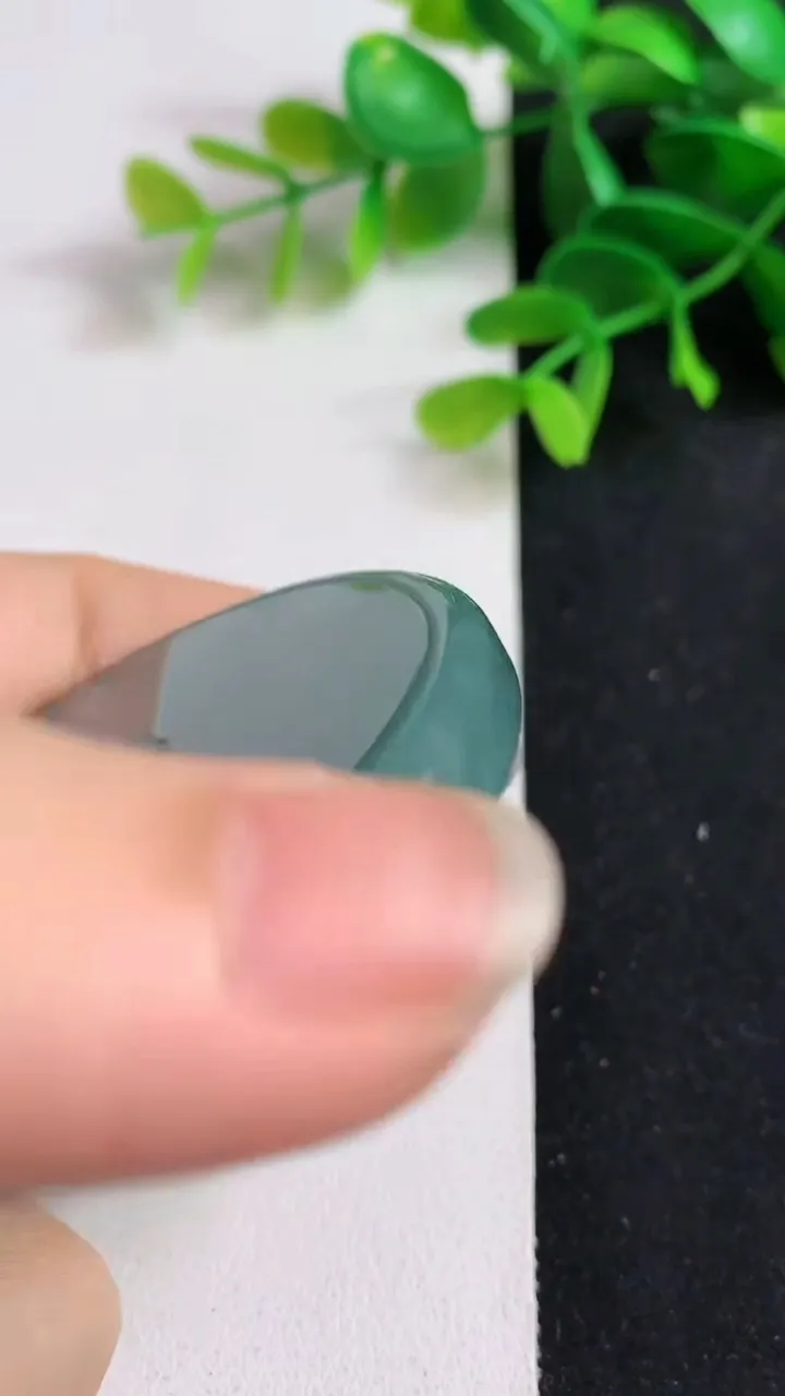 天然A货翡翠蓝水生肖马牌吊坠，尺寸53-10，重:51.56g
5月18日