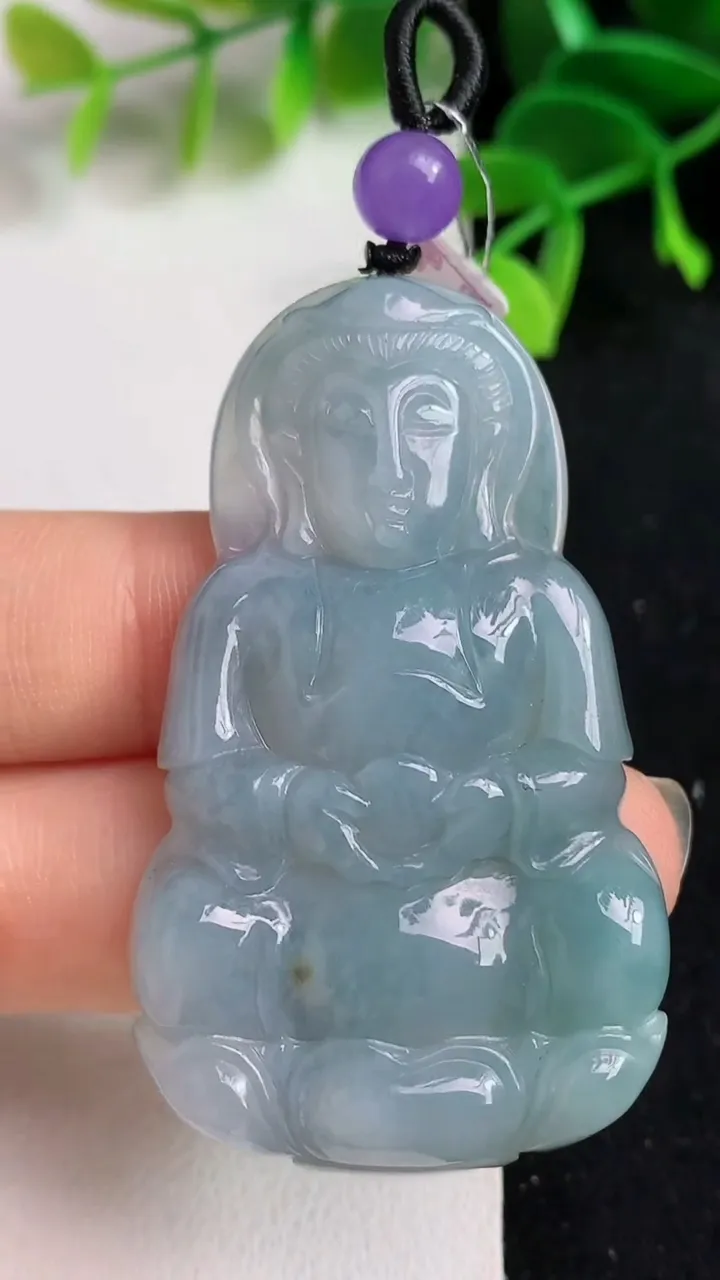天然A货翡翠春带彩 紫罗兰观音菩萨吊坠，尺寸52-31-6.4，重:18.83g
5月18日