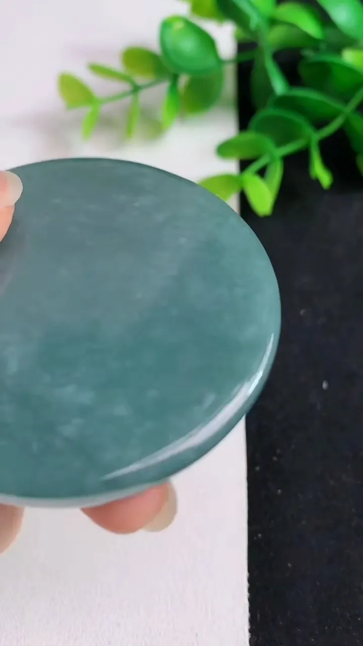 天然A货翡翠蓝水生肖马牌吊坠，尺寸53-10，重:51.56g
5月18日