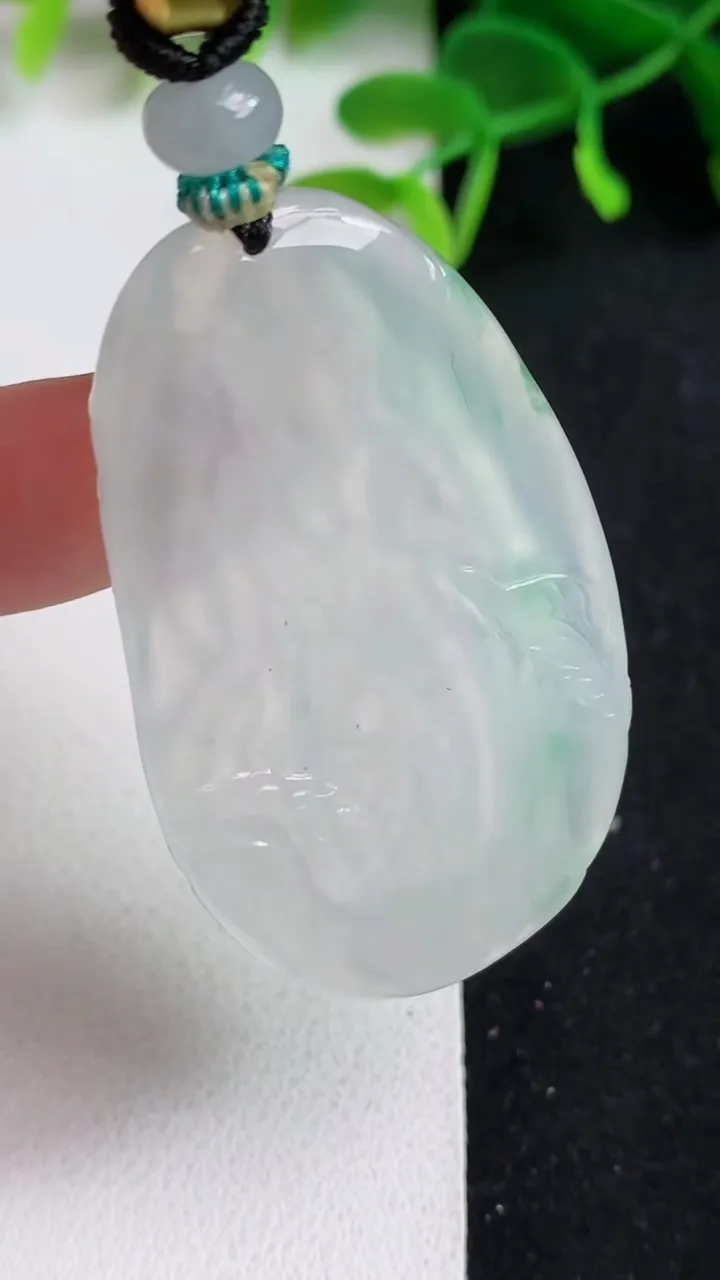 天然A货翡翠观音菩萨吊坠，尺寸47.6-30-5.2，重量:21.40g
5月19日