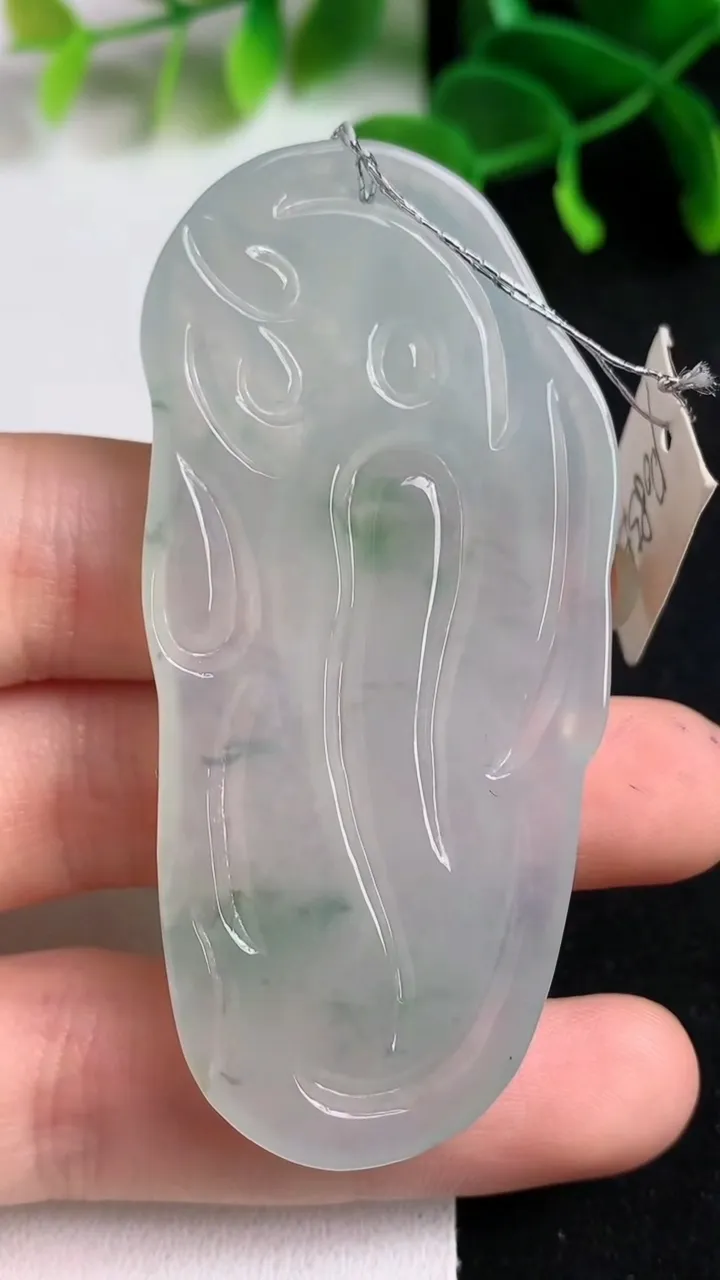 天然A货翡翠飘花阿弥陀佛吊坠，尺寸66-31-7，重量:27.51g
5月19日