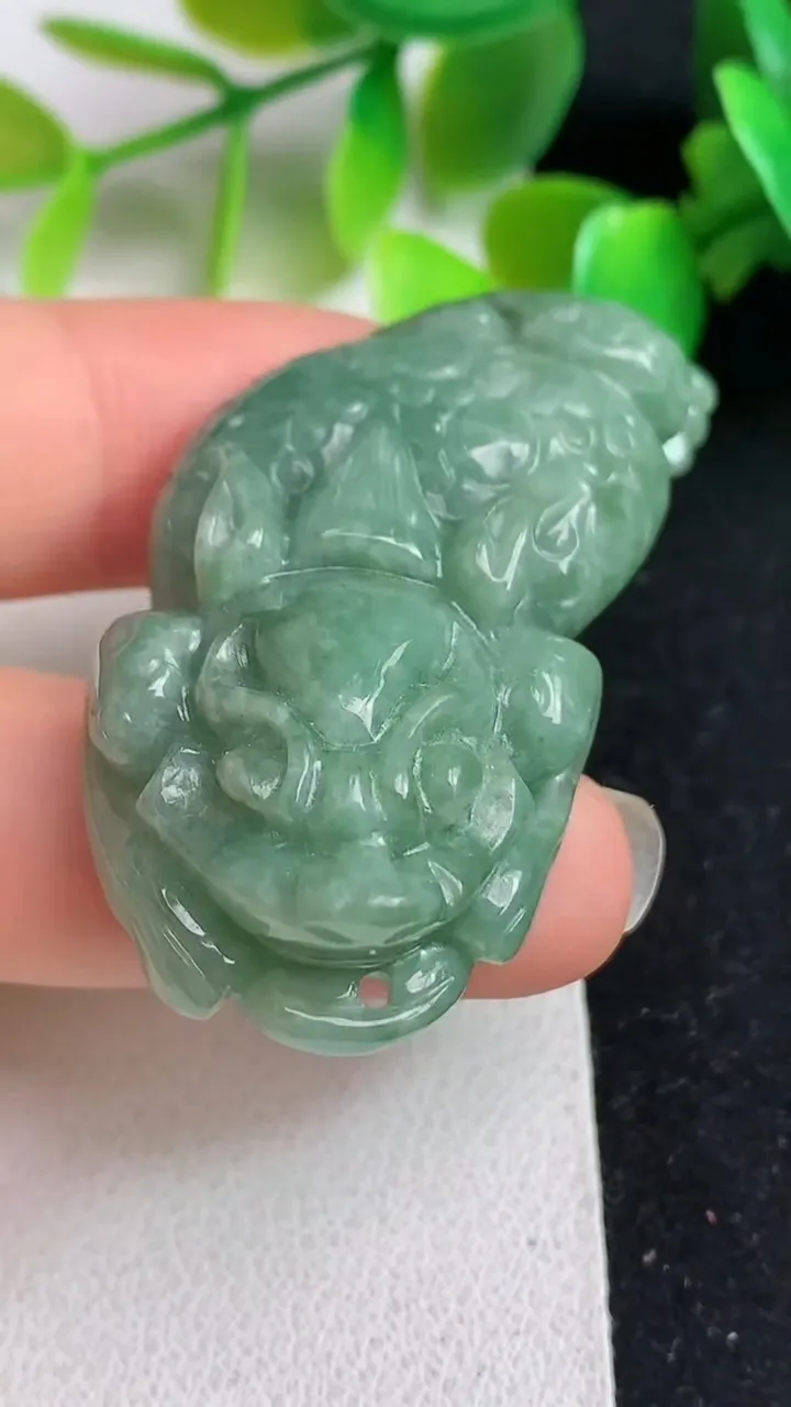 天然A货翡翠金蟾吊坠，尺寸48-25-12.4，重:26.35g
5月19日