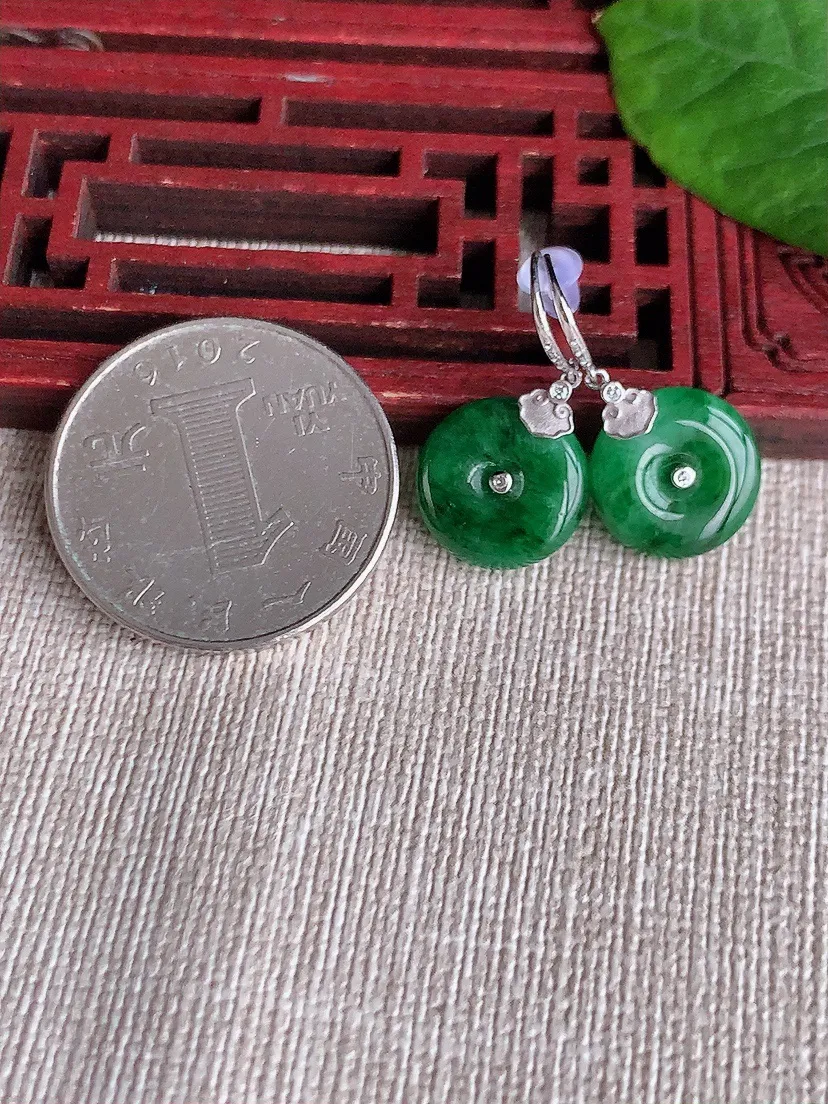 天然A货翡翠18K金镶嵌满绿平安扣耳坠 尺寸12.3×4mm 重量3.40g 0518