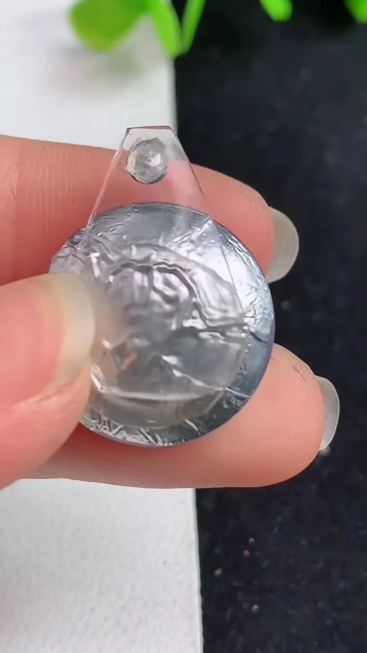 天然A货翡翠紫罗兰蛋面镶嵌件，尺寸20-12.5，重量:7.31g
5月19日