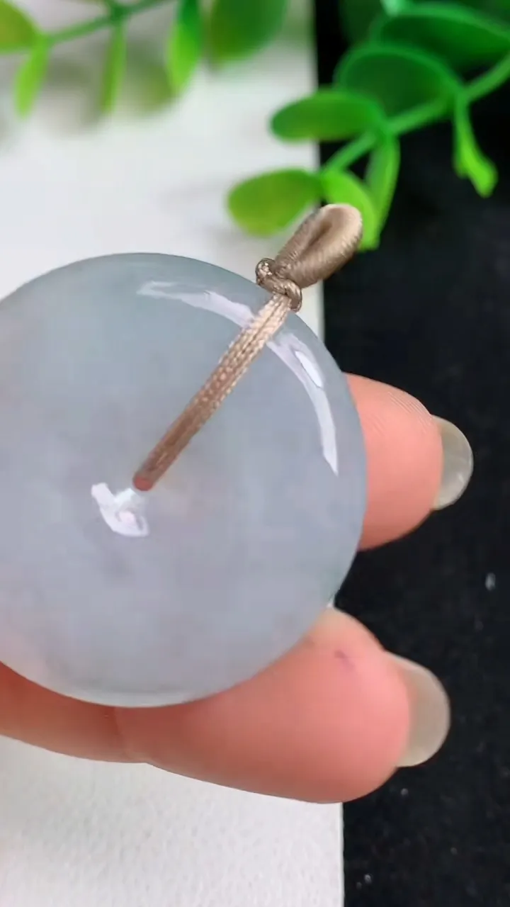 天然A货翡翠飘花平安扣吊坠，尺寸32-5.4，重量:12.15g
5月19日