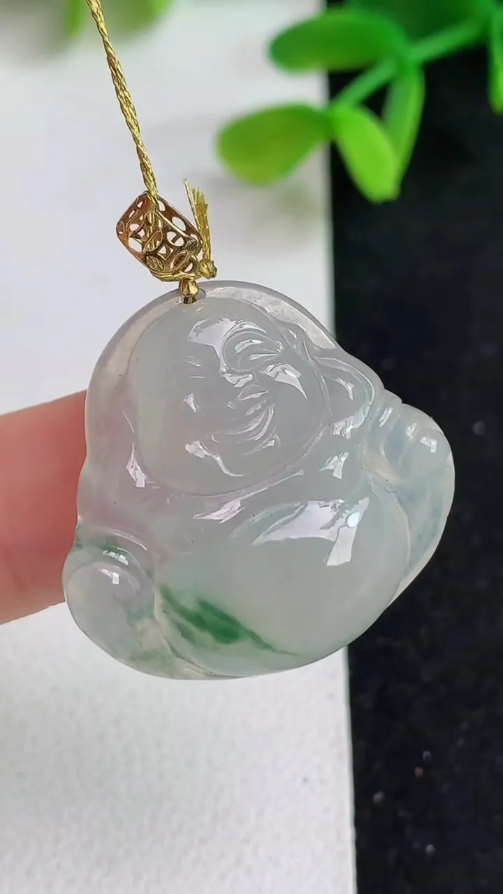 天然A货翡翠飘花佛公吊坠，尺寸24.7-26.5-5.8，重量:5.86g
5月19日
