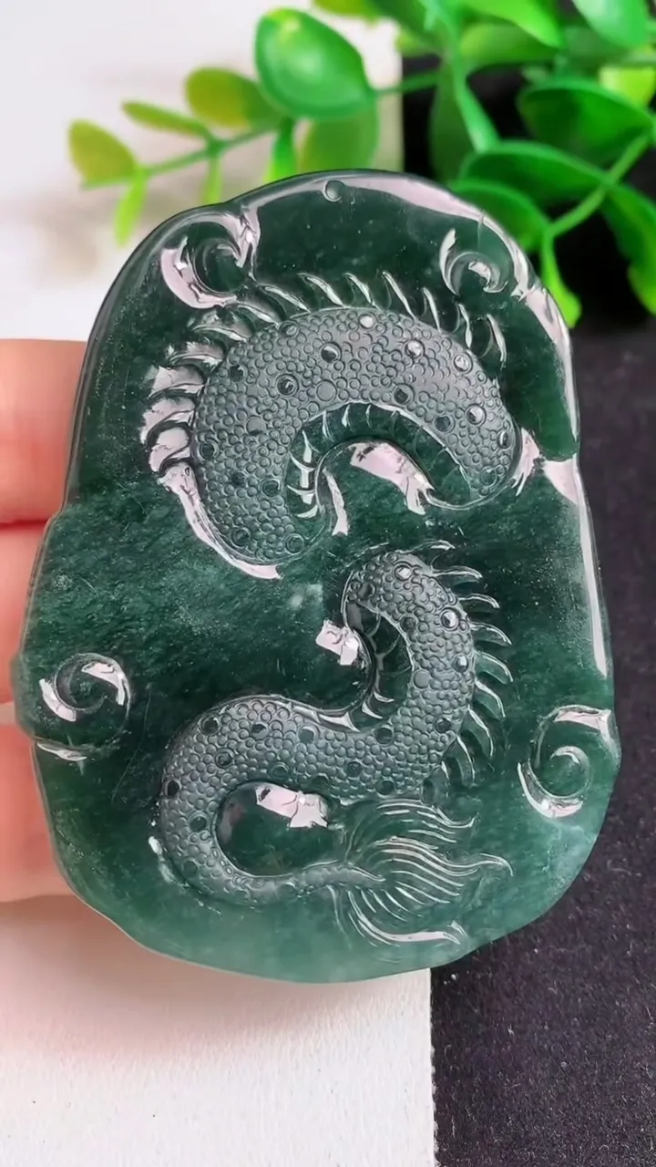 天然A货翡翠蓝水祥龙大势至观音菩萨吊坠，尺寸71.6-53-10，重:58.09g
5月19日