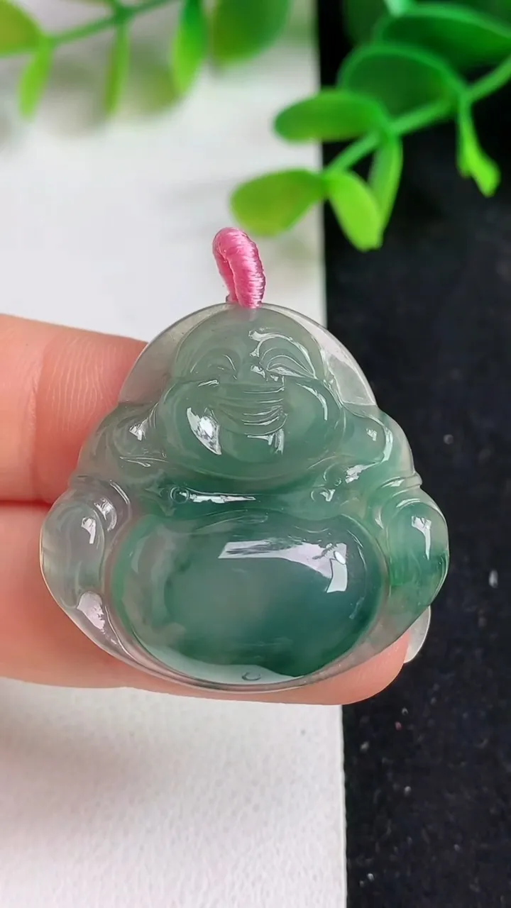 天然A货翡翠飘花佛公吊坠，尺寸30.7-32.3-5.8，重量:8.76g
5月19日