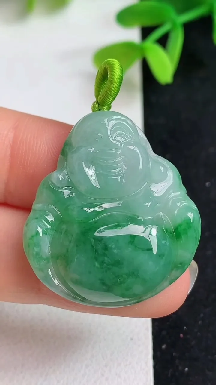 天然A货翡翠佛公吊坠，尺寸30-28-5.8，重量:8.20g
5月19日