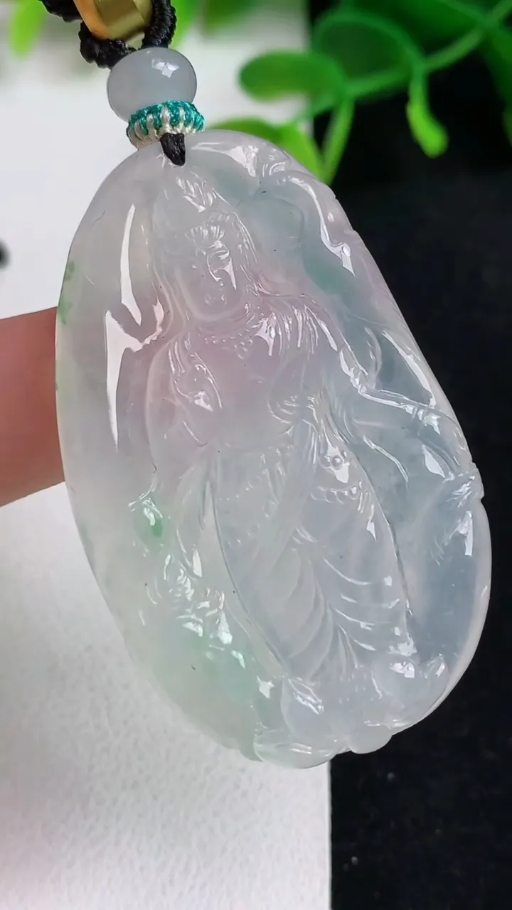 天然A货翡翠观音菩萨吊坠，尺寸47.6-30-5.2，重量:21.40g
5月19日