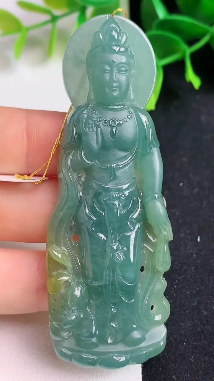 天然A货翡翠蓝水观音菩萨吊坠，尺寸78-28-6.7，重量:27.05g
5月19日