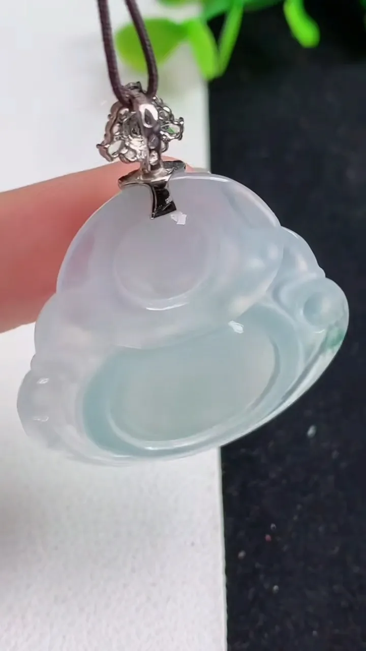 天然A货翡翠飘花佛公吊坠，尺寸31-34-5.6，重量:10.10g
5月19日