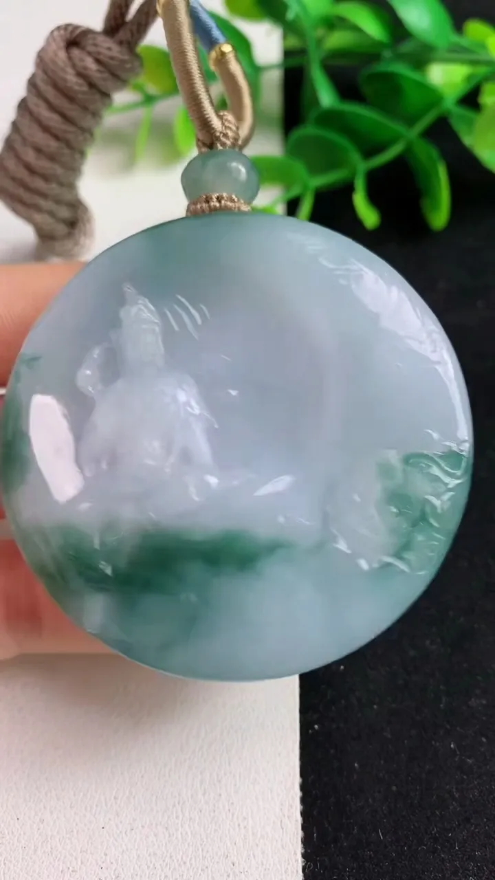 天然A货翡翠飘花文殊菩萨吊坠，尺寸55-12，重量:90.10g
5月19日