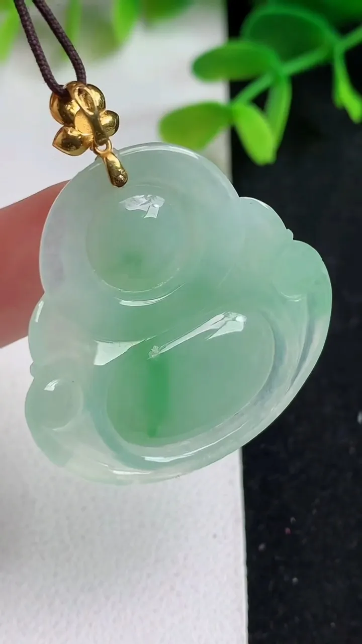 天然A货翡翠佛公吊坠，尺寸32.6-32.7-5.8，重量:10.21g
5月19日