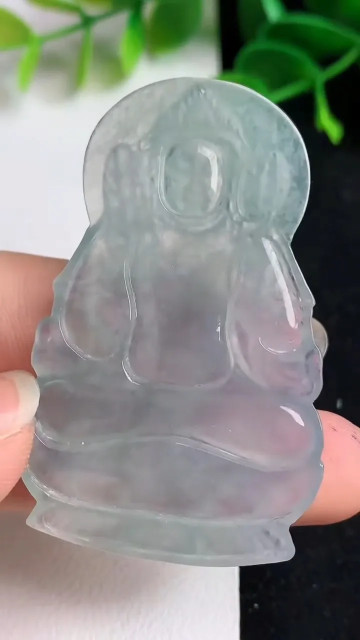 天然A货翡翠白冰虚空藏观音菩萨吊坠，尺寸53.4-33.6-5.2，重量:15.24g
5月19日