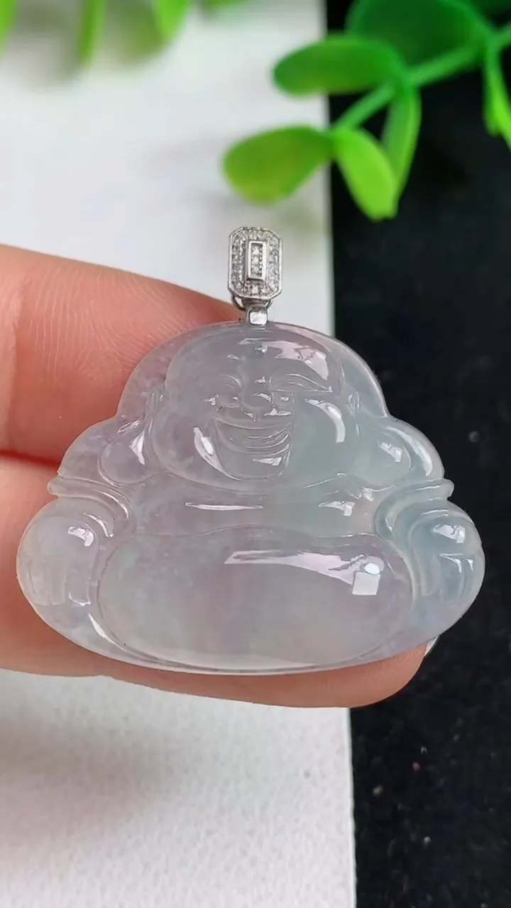 天然A货翡翠白冰佛公吊坠，尺寸24.7-32.7-5.6，重量:7.80g
5月19日