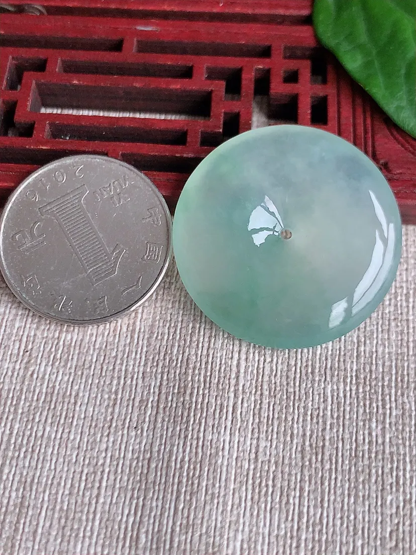 a货翡翠老坑冰种晴水平安扣吊坠  尺寸31.8×6mm 重量12.54g 0518
