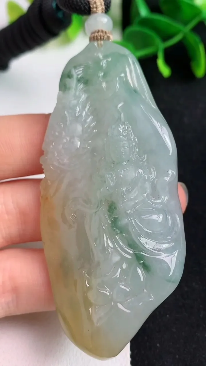 天然A货翡翠双彩祥龙观音菩萨吊坠，尺寸74.7-33.7-12.4，重量:57.88g
5月19日