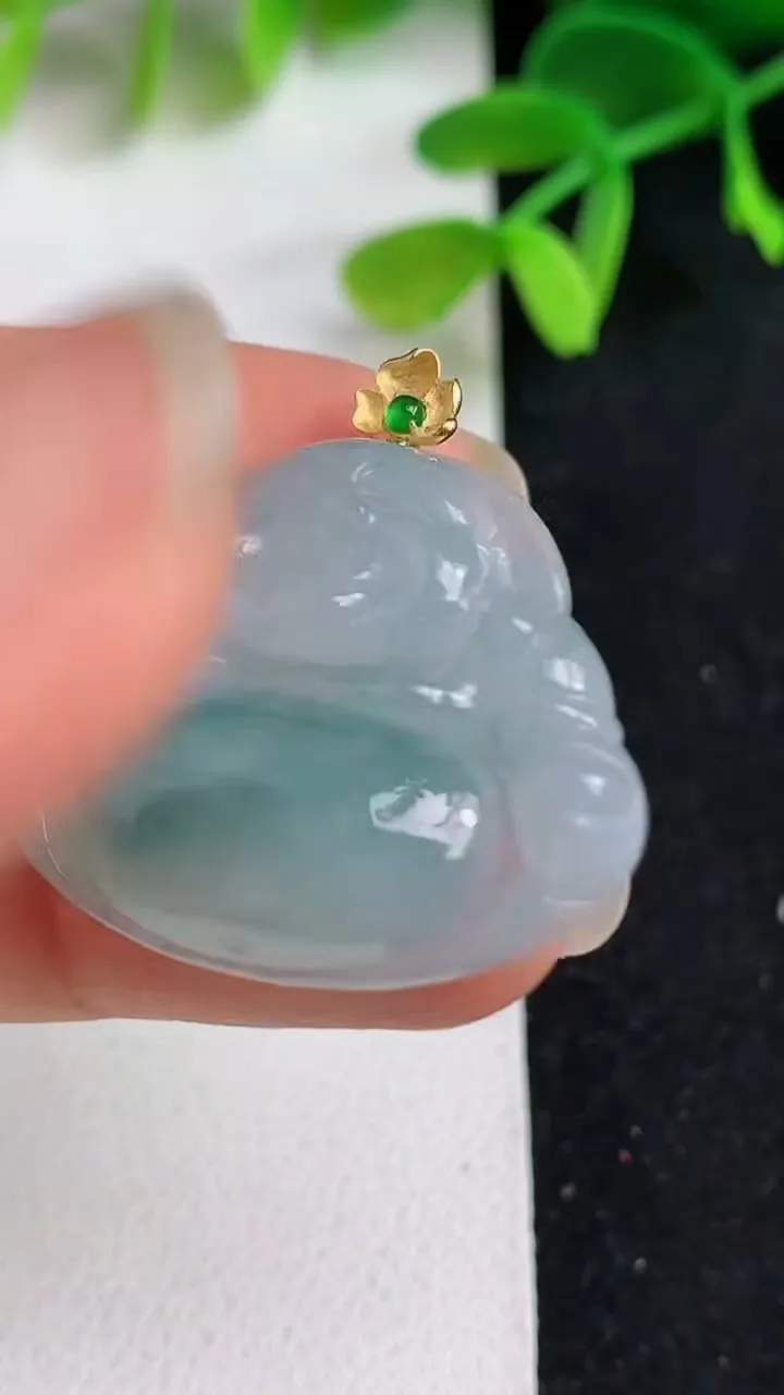天然A货翡翠佛公吊坠，尺寸23.8-30.2-6，重量:6.54g
5月19日