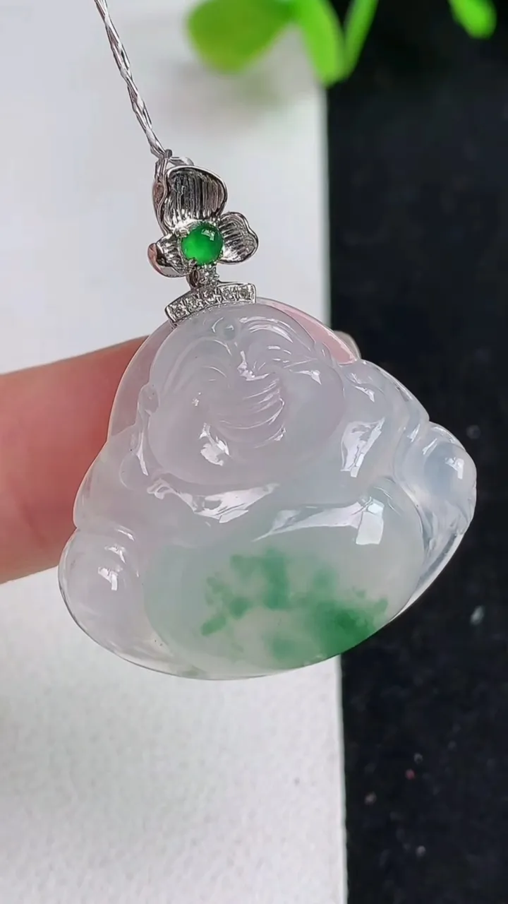 天然A货翡翠佛公吊坠，尺寸24-27.7-5.6，重量:6.61g
5月19日