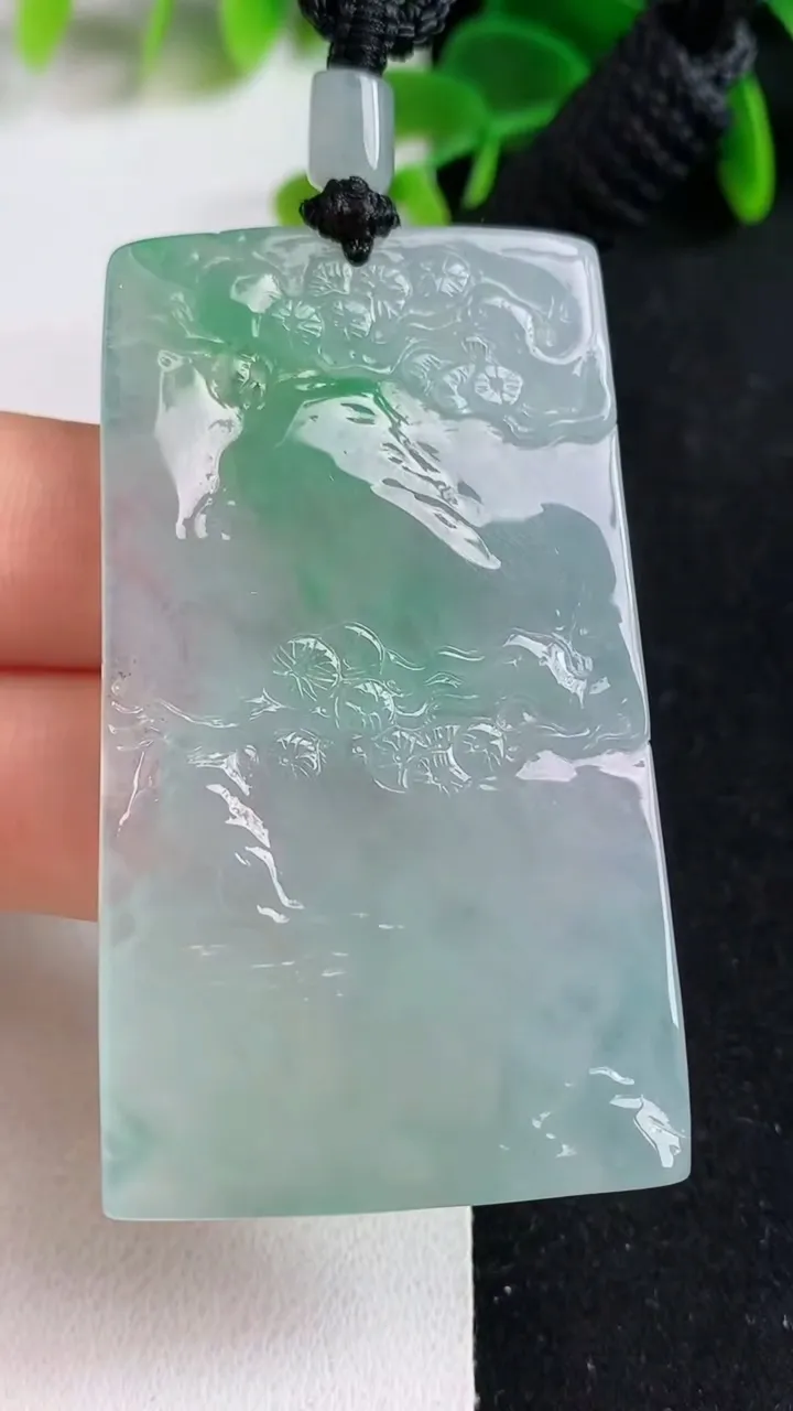 天然A货翡翠山水牌吊坠，尺寸57.8-33-5，重量:28.94g
5月19日