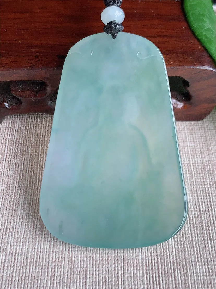a货翡翠老坑冰种飘花大势至菩萨吊坠 尺寸62×41×6mm 重量34.42g 0518