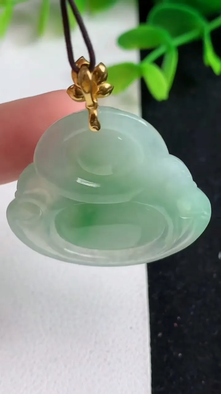 天然A货翡翠佛公吊坠，尺寸32.6-32.7-5.8，重量:10.21g
5月19日