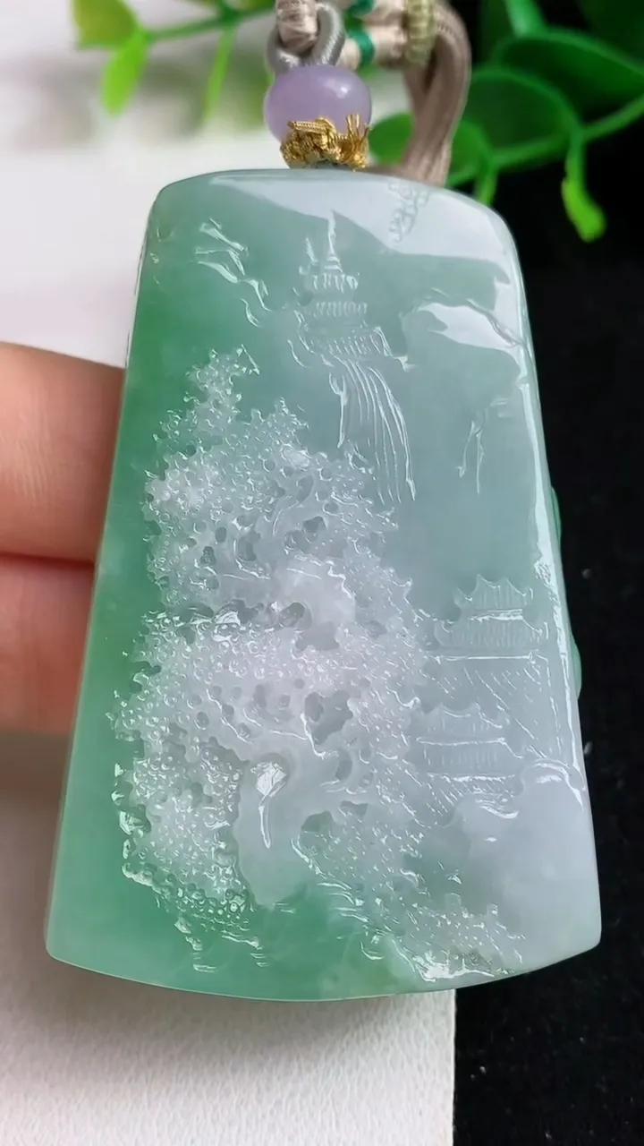 天然A货翡翠山水牌吊坠，尺寸61.8-41-8，重量:56.72g
5月19日