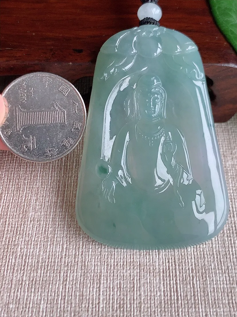 a货翡翠老坑冰种飘花大势至菩萨吊坠 尺寸62×41×6mm 重量34.42g 0518